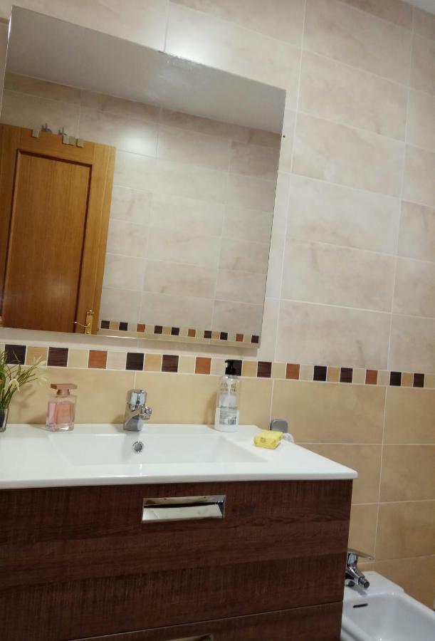 Precioso Atico En Torre De Benagalbon A 20 Metros Del Mar. Appartement Buitenkant foto