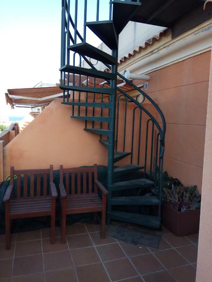 Precioso Atico En Torre De Benagalbon A 20 Metros Del Mar. Appartement Buitenkant foto
