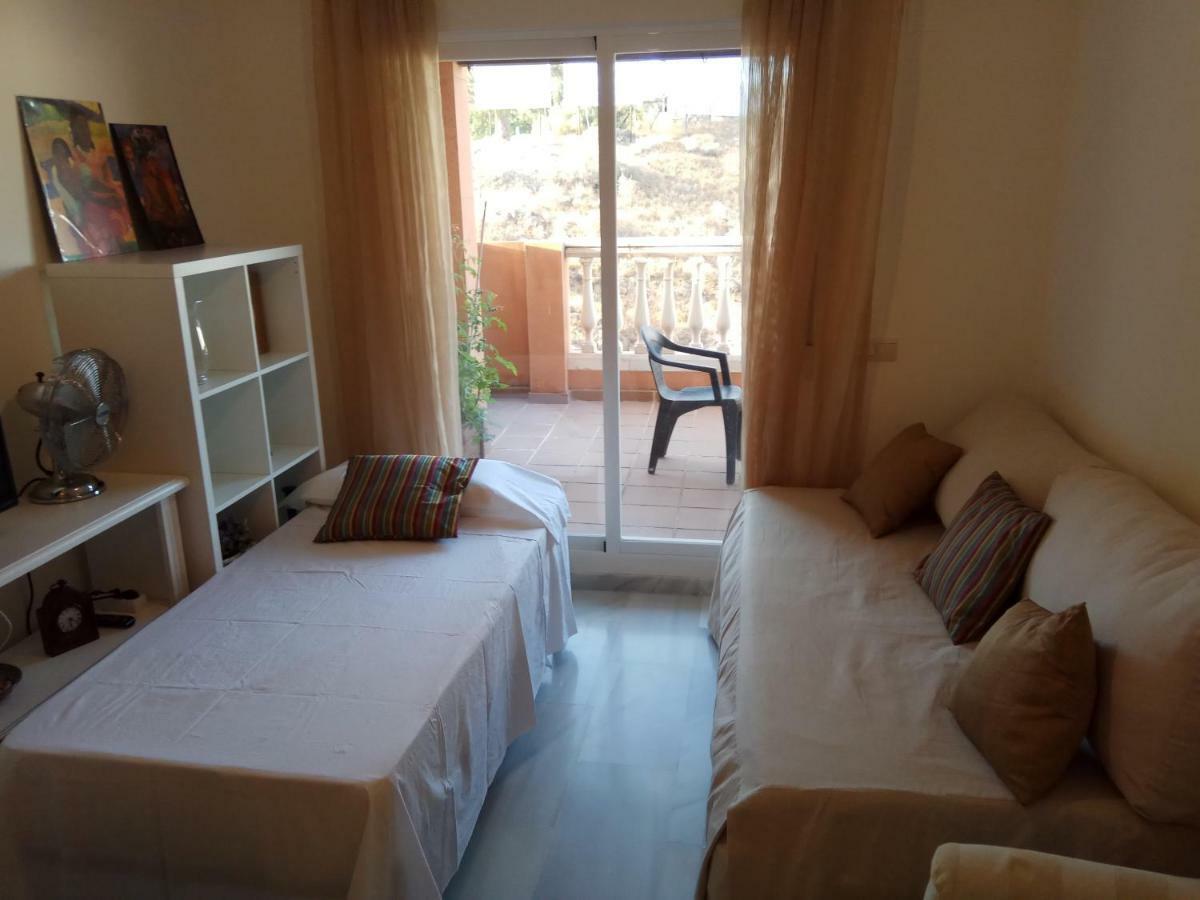 Precioso Atico En Torre De Benagalbon A 20 Metros Del Mar. Appartement Buitenkant foto