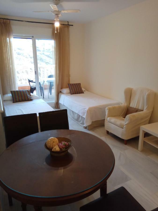 Precioso Atico En Torre De Benagalbon A 20 Metros Del Mar. Appartement Buitenkant foto